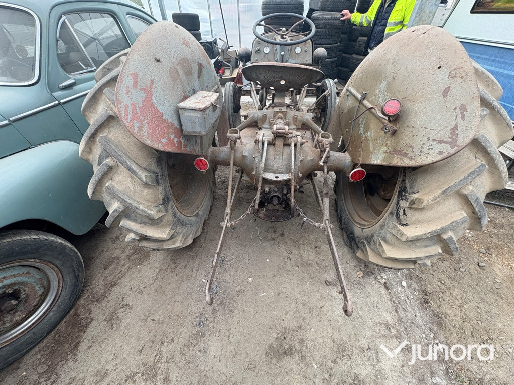 Traktor - Massey Ferguson, Grolle - Traktor: slika  Traktor - Massey Ferguson, Grolle - Traktor Traktor - Massey Ferguson, Grolle - Traktor: slika  Traktor - Massey Ferguson, Grolle - Traktor
