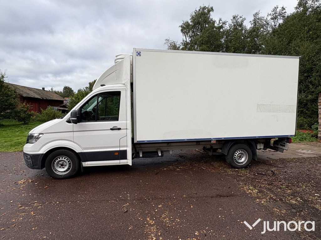 Transportbil - Volkswagen Crafter 2.0 TDI - Dostavno vozilo hladnjača: slika Transportbil - Volkswagen Crafter 2.0 TDI - Dostavno vozilo hladnjača Transportbil - Volkswagen Crafter 2.0 TDI - Dostavno vozilo hladnjača: slika Transportbil - Volkswagen Crafter 2.0 TDI - Dostavno vozilo hladnjača