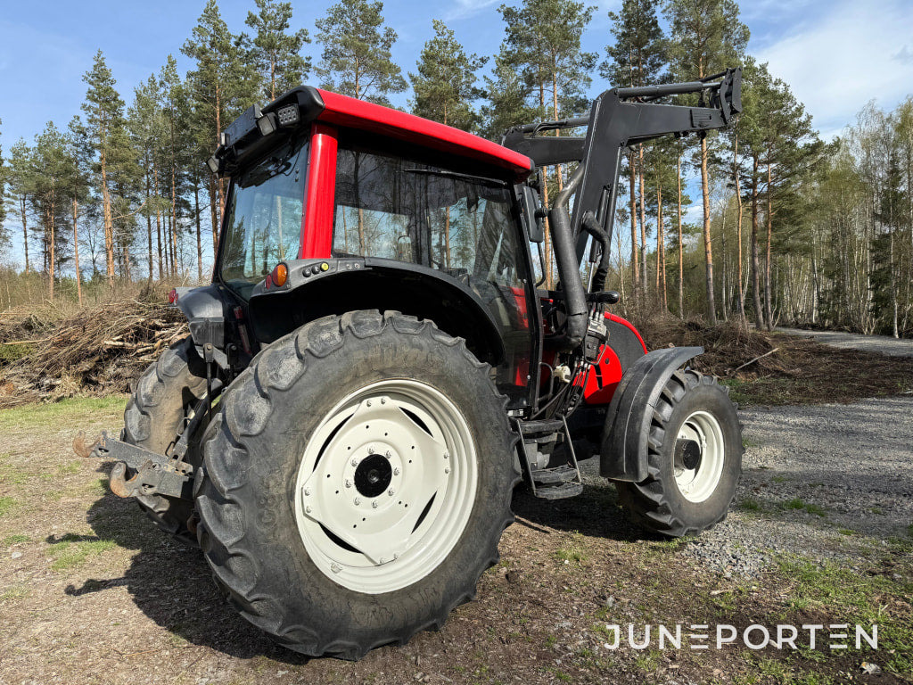 Valtra N101 - Traktor: slika Valtra N101 - Traktor Valtra N101 - Traktor: slika Valtra N101 - Traktor