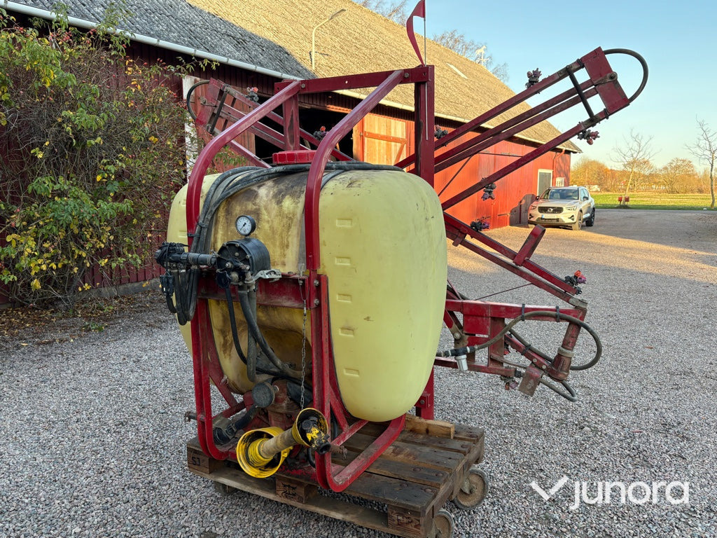 Växtskyddsspruta – Hardi, NK 600 - Prskalica za traktor: slika Växtskyddsspruta – Hardi, NK 600 - Prskalica za traktor Växtskyddsspruta – Hardi, NK 600 - Prskalica za traktor: slika Växtskyddsspruta – Hardi, NK 600 - Prskalica za traktor