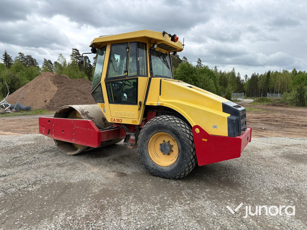 Vibrationsvält - Dynapac CA182D - Kompaktor: slika Vibrationsvält - Dynapac CA182D - Kompaktor Vibrationsvält - Dynapac CA182D - Kompaktor: slika Vibrationsvält - Dynapac CA182D - Kompaktor