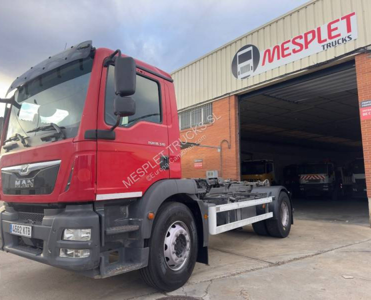 MAN TGS 18.320 - Kamion s kukastom dizalicom: slika MAN TGS 18.320 - Kamion s kukastom dizalicom MAN TGS 18.320 - Kamion s kukastom dizalicom: slika MAN TGS 18.320 - Kamion s kukastom dizalicom