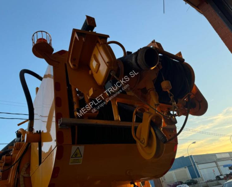 Vakum kamion Mercedes Actros 2544: slika Vakum kamion Mercedes Actros 2544 Vakum kamion Mercedes Actros 2544: slika Vakum kamion Mercedes Actros 2544