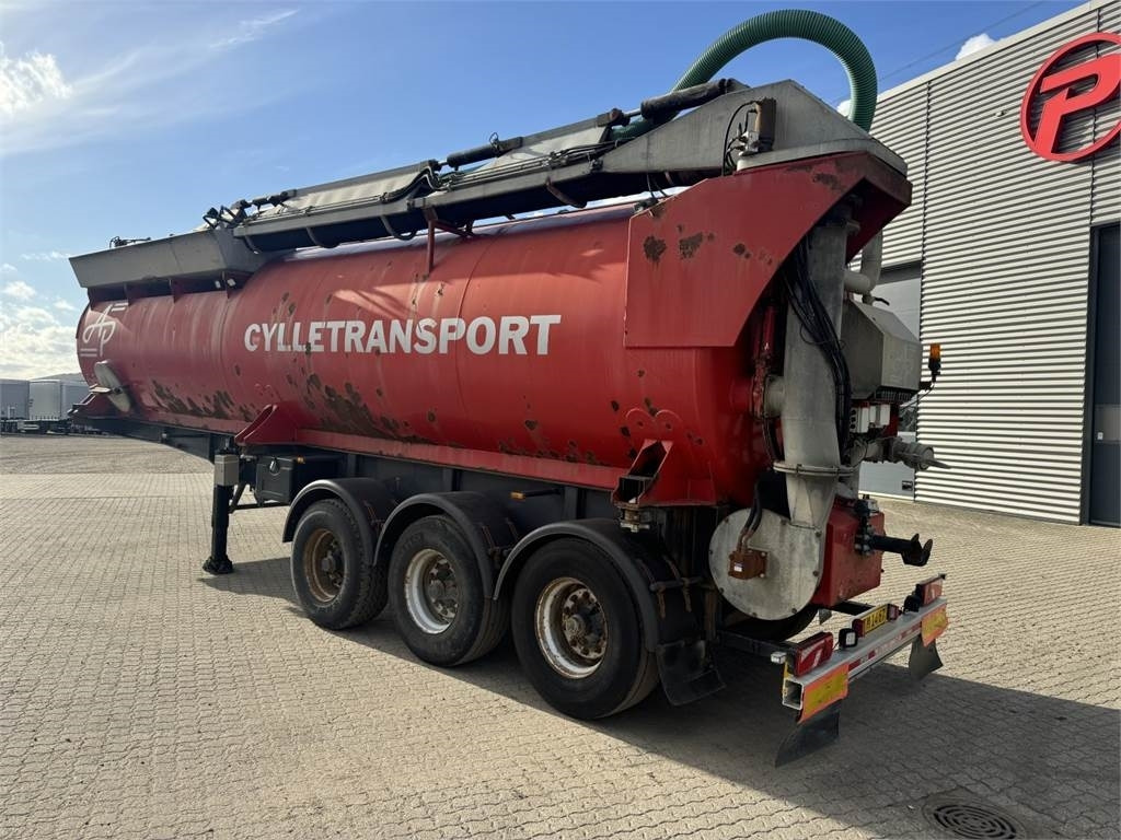 AP Gyllevogn 34m3 tank til Gylle-vand - Poluprikolica cisterna: slika AP Gyllevogn 34m3 tank til Gylle-vand - Poluprikolica cisterna AP Gyllevogn 34m3 tank til Gylle-vand - Poluprikolica cisterna: slika AP Gyllevogn 34m3 tank til Gylle-vand - Poluprikolica cisterna