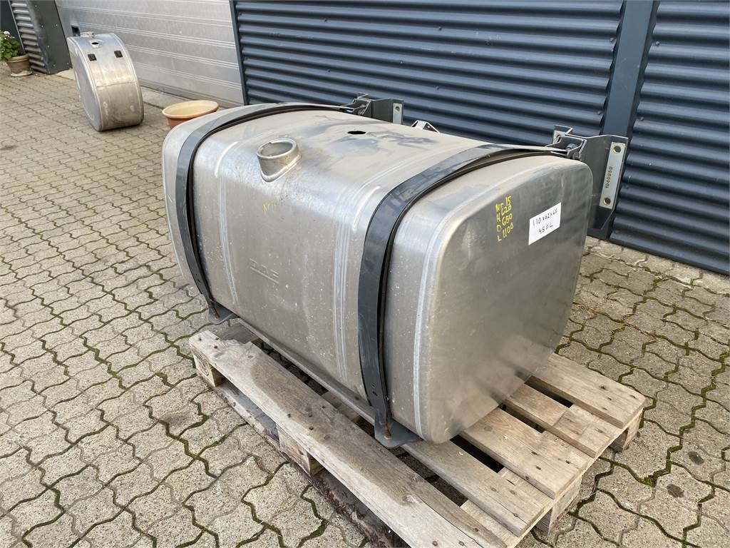 DAF Dieseltank 450 ltr - Spremnik goriva za Kamion: slika DAF Dieseltank 450 ltr - Spremnik goriva za Kamion DAF Dieseltank 450 ltr - Spremnik goriva za Kamion: slika DAF Dieseltank 450 ltr - Spremnik goriva za Kamion