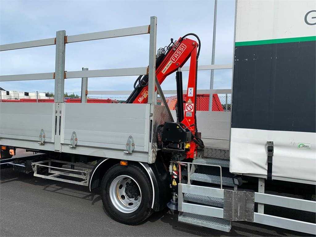 DAF LF210 4x2 FA - Kamion s kranom: slika DAF LF210 4x2 FA - Kamion s kranom DAF LF210 4x2 FA - Kamion s kranom: slika DAF LF210 4x2 FA - Kamion s kranom