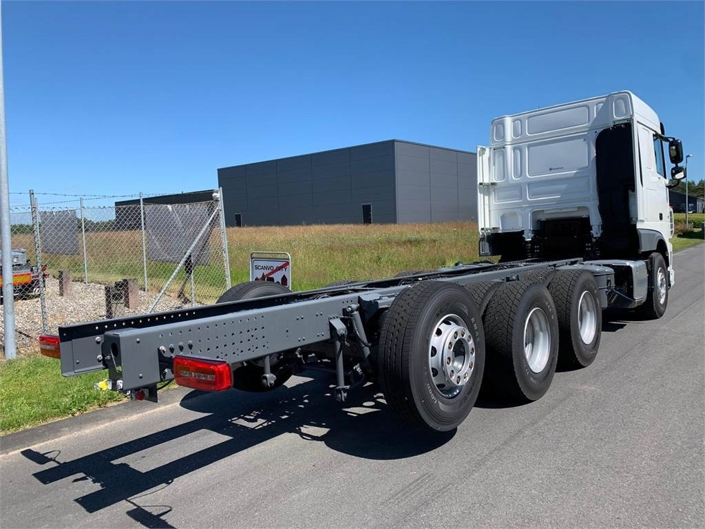 DAF XF 430 FAW 8x4*4 Tridem - Utovarivač s proklizavajućim upravljanjem: slika DAF XF 430 FAW 8x4*4 Tridem - Utovarivač s proklizavajućim upravljanjem DAF XF 430 FAW 8x4*4 Tridem - Utovarivač s proklizavajućim upravljanjem: slika DAF XF 430 FAW 8x4*4 Tridem - Utovarivač s proklizavajućim upravljanjem