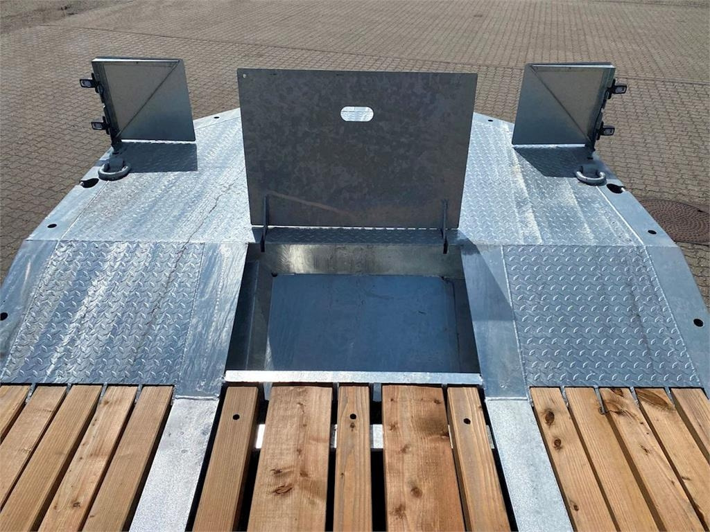 Hangler DTS 300 3 akslet med ramper - Prikolica s niskim utovarivačem: slika Hangler DTS 300 3 akslet med ramper - Prikolica s niskim utovarivačem Hangler DTS 300 3 akslet med ramper - Prikolica s niskim utovarivačem: slika Hangler DTS 300 3 akslet med ramper - Prikolica s niskim utovarivačem