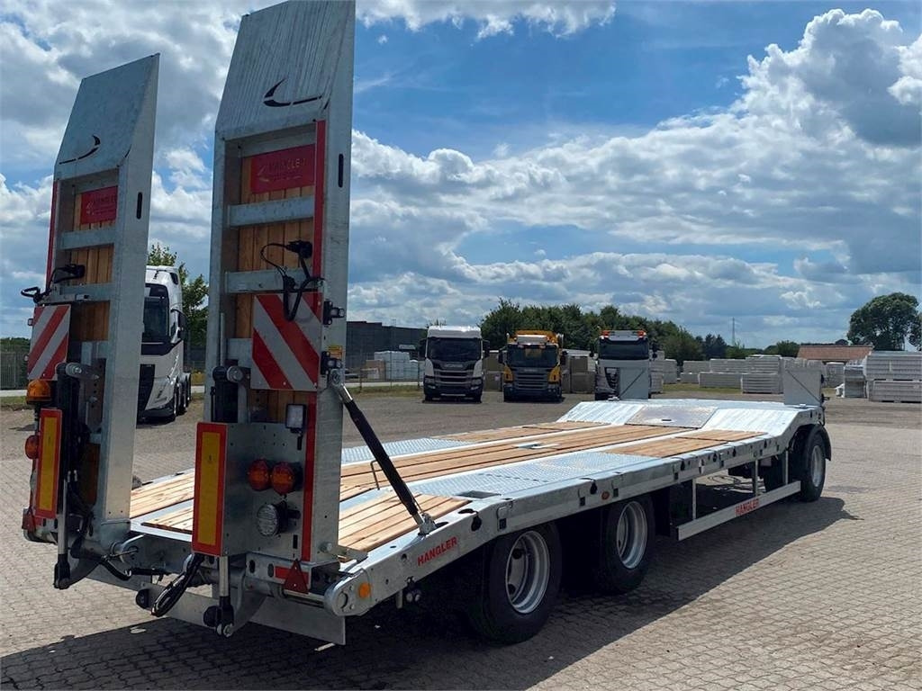 Hangler DTS 300 3 akslet med ramper - Prikolica s niskim utovarivačem: slika Hangler DTS 300 3 akslet med ramper - Prikolica s niskim utovarivačem Hangler DTS 300 3 akslet med ramper - Prikolica s niskim utovarivačem: slika Hangler DTS 300 3 akslet med ramper - Prikolica s niskim utovarivačem