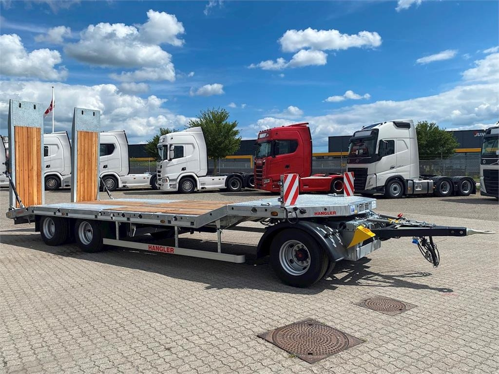 Hangler DTS 300 3 akslet med ramper - Prikolica s niskim utovarivačem: slika Hangler DTS 300 3 akslet med ramper - Prikolica s niskim utovarivačem Hangler DTS 300 3 akslet med ramper - Prikolica s niskim utovarivačem: slika Hangler DTS 300 3 akslet med ramper - Prikolica s niskim utovarivačem