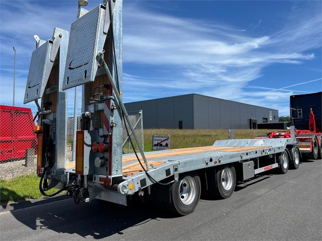 Hangler VTS-H 400 4 akslet - 2 delt ramper - Prikolica s niskim utovarivačem: slika Hangler VTS-H 400 4 akslet - 2 delt ramper - Prikolica s niskim utovarivačem Hangler VTS-H 400 4 akslet - 2 delt ramper - Prikolica s niskim utovarivačem: slika Hangler VTS-H 400 4 akslet - 2 delt ramper - Prikolica s niskim utovarivačem