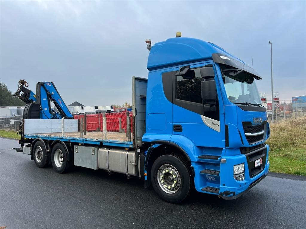Iveco AT 260S 42Y-FS D - Kamion s kranom: slika Iveco AT 260S 42Y-FS D - Kamion s kranom Iveco AT 260S 42Y-FS D - Kamion s kranom: slika Iveco AT 260S 42Y-FS D - Kamion s kranom