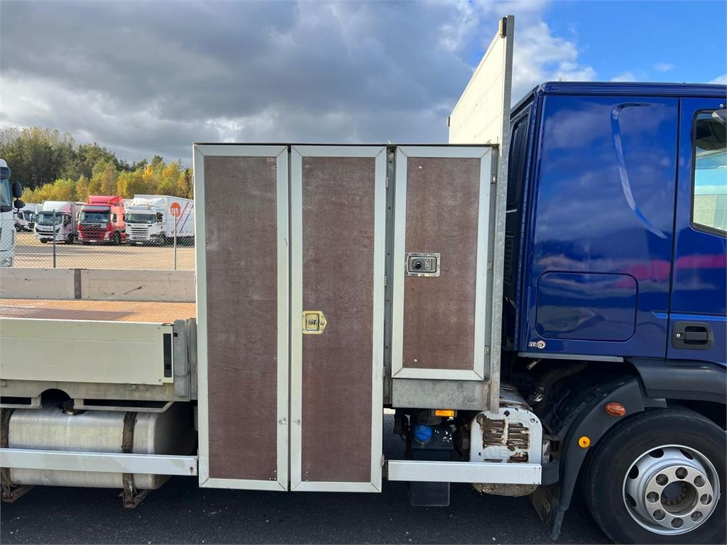 Autotransporter Iveco Euro Cargo 120 E22: slika Autotransporter Iveco Euro Cargo 120 E22 Autotransporter Iveco Euro Cargo 120 E22: slika Autotransporter Iveco Euro Cargo 120 E22