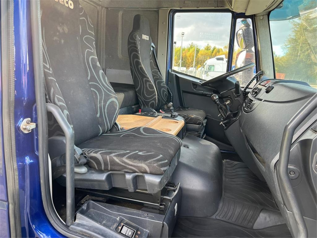 Autotransporter Iveco Euro Cargo 120 E22: slika Autotransporter Iveco Euro Cargo 120 E22 Autotransporter Iveco Euro Cargo 120 E22: slika Autotransporter Iveco Euro Cargo 120 E22