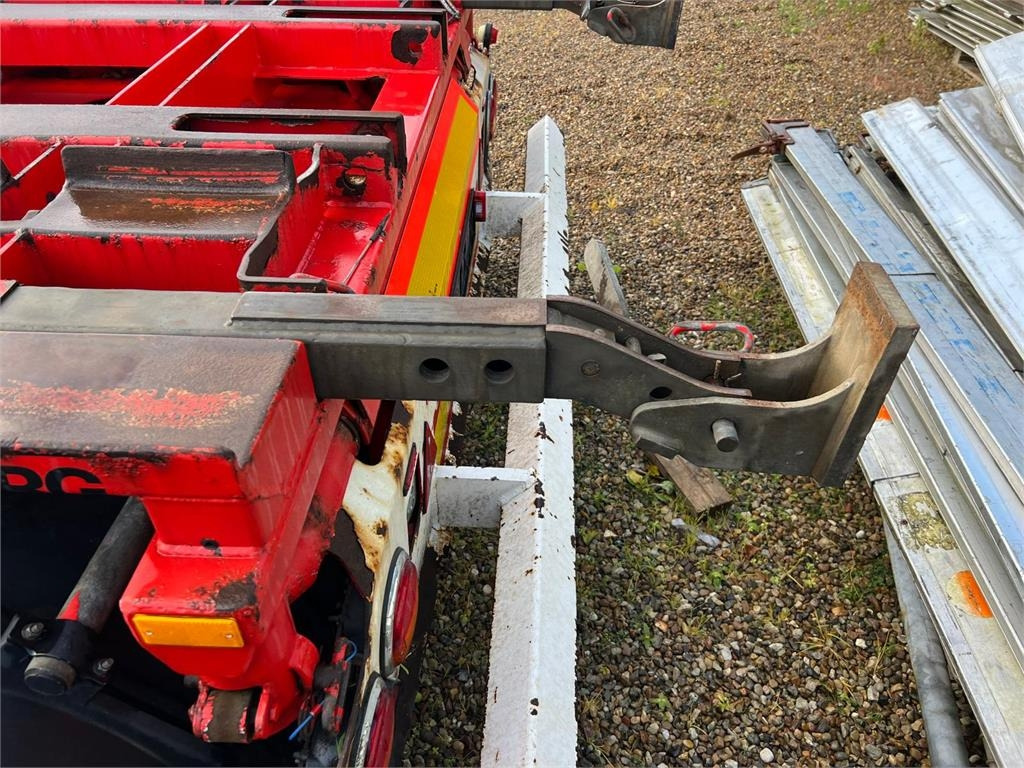 Kel-Berg D24B3 6,0 - 6,5 mtr. containere - Abroll/ Samopodizač prikolica: slika Kel-Berg D24B3 6,0 - 6,5 mtr. containere - Abroll/ Samopodizač prikolica Kel-Berg D24B3 6,0 - 6,5 mtr. containere - Abroll/ Samopodizač prikolica: slika Kel-Berg D24B3 6,0 - 6,5 mtr. containere - Abroll/ Samopodizač prikolica