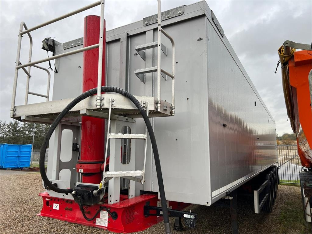 Langendorf SKA36 60m3 alu kasse med plastindlæg - Kiper poluprikolica: slika Langendorf SKA36 60m3 alu kasse med plastindlæg - Kiper poluprikolica Langendorf SKA36 60m3 alu kasse med plastindlæg - Kiper poluprikolica: slika Langendorf SKA36 60m3 alu kasse med plastindlæg - Kiper poluprikolica