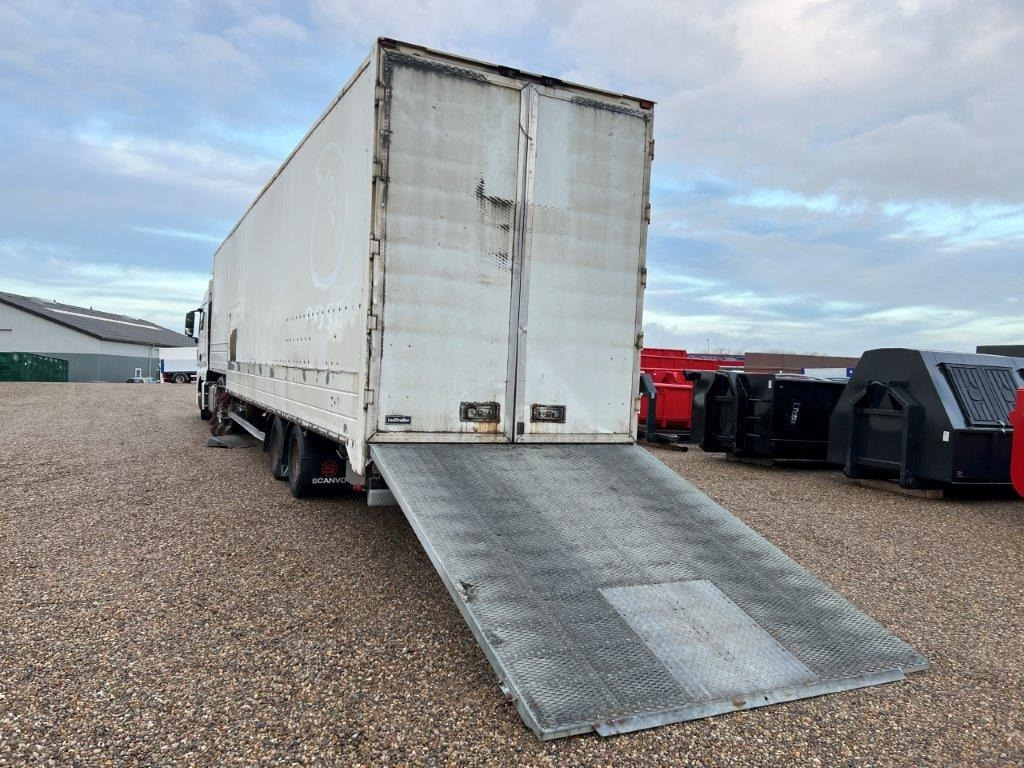 Leci 13,6 mtr. box læsserampe - Poluprikolica sa zatvorenim sandukom: slika Leci 13,6 mtr. box læsserampe - Poluprikolica sa zatvorenim sandukom Leci 13,6 mtr. box læsserampe - Poluprikolica sa zatvorenim sandukom: slika Leci 13,6 mtr. box læsserampe - Poluprikolica sa zatvorenim sandukom