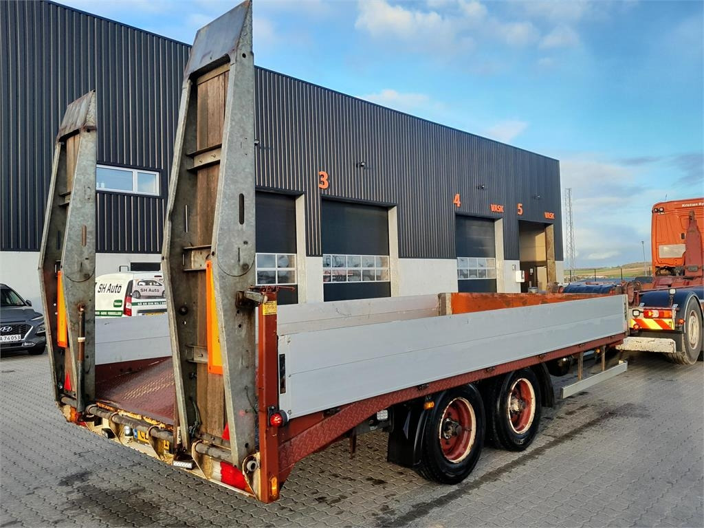 MTDK KC200 11,8 ton 5,2 mtr lad + ramper - Prikolica s niskim utovarivačem: slika MTDK KC200 11,8 ton 5,2 mtr lad + ramper - Prikolica s niskim utovarivačem MTDK KC200 11,8 ton 5,2 mtr lad + ramper - Prikolica s niskim utovarivačem: slika MTDK KC200 11,8 ton 5,2 mtr lad + ramper - Prikolica s niskim utovarivačem