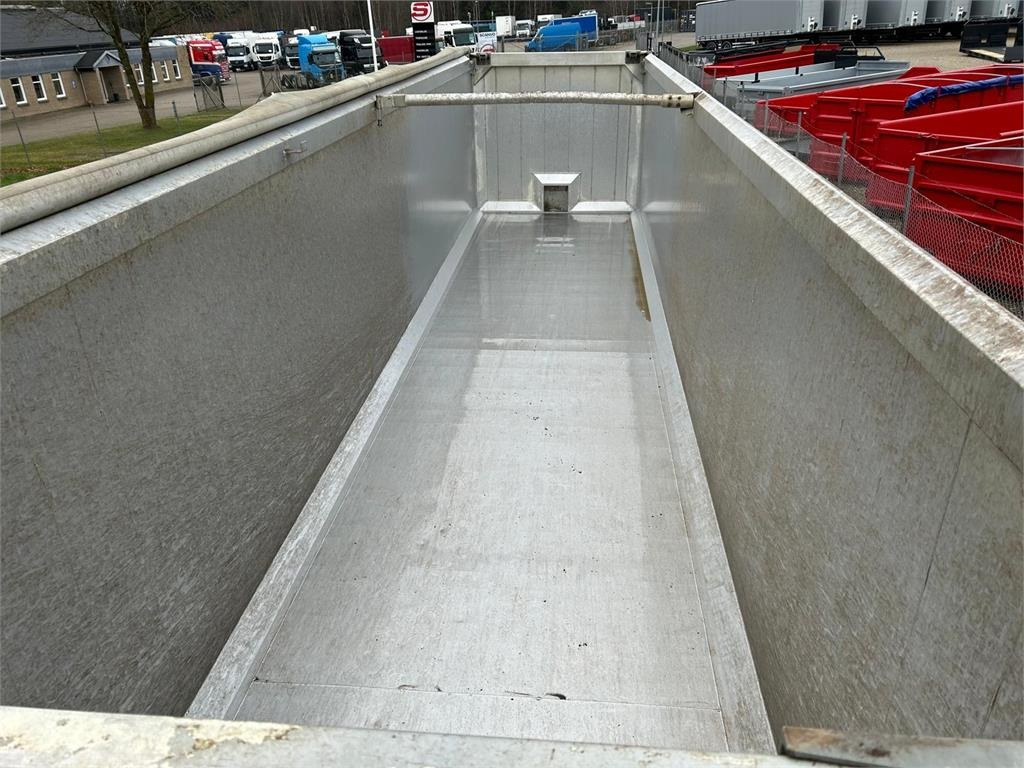 MTDK TK400 - 60m3 alu kasse - Kiper poluprikolica: slika MTDK TK400 - 60m3 alu kasse - Kiper poluprikolica MTDK TK400 - 60m3 alu kasse - Kiper poluprikolica: slika MTDK TK400 - 60m3 alu kasse - Kiper poluprikolica