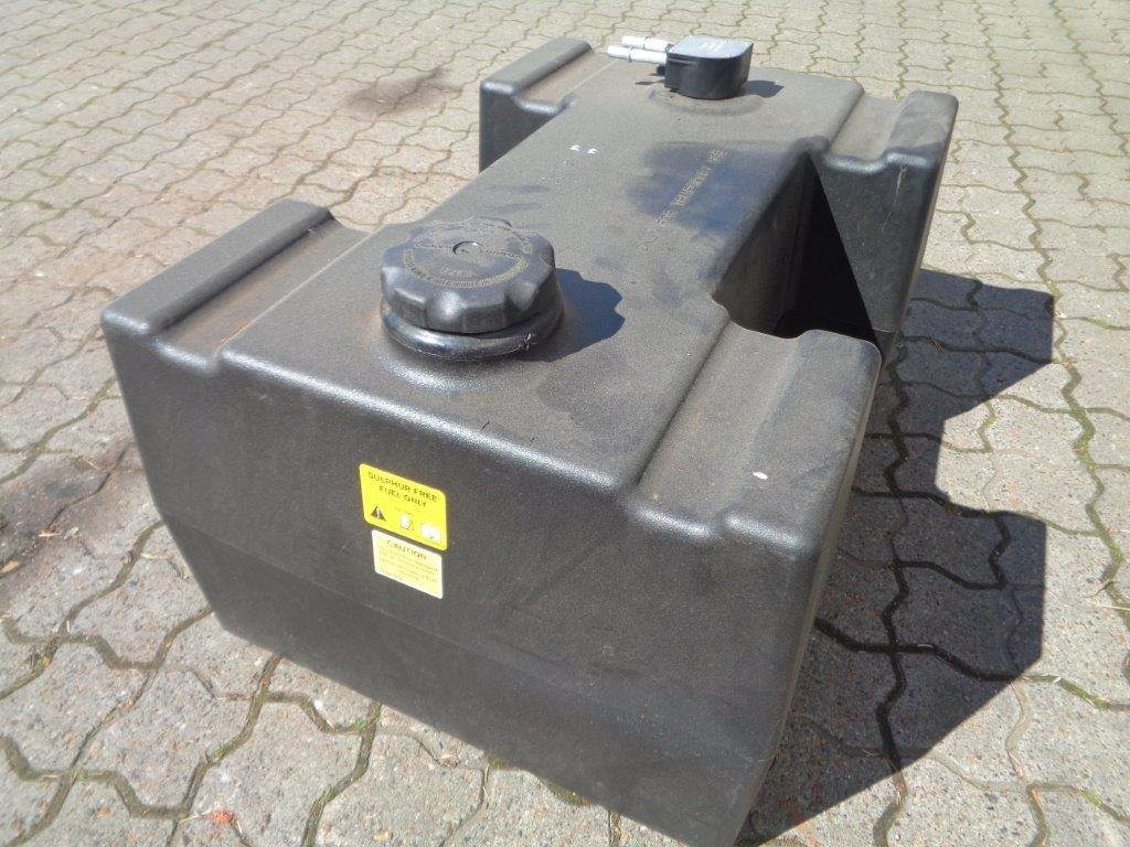 Mercedes-Benz 100 L plast (H formet) Dieseltank - Spremnik goriva za Kamion: slika Mercedes-Benz 100 L plast (H formet) Dieseltank - Spremnik goriva za Kamion Mercedes-Benz 100 L plast (H formet) Dieseltank - Spremnik goriva za Kamion: slika Mercedes-Benz 100 L plast (H formet) Dieseltank - Spremnik goriva za Kamion