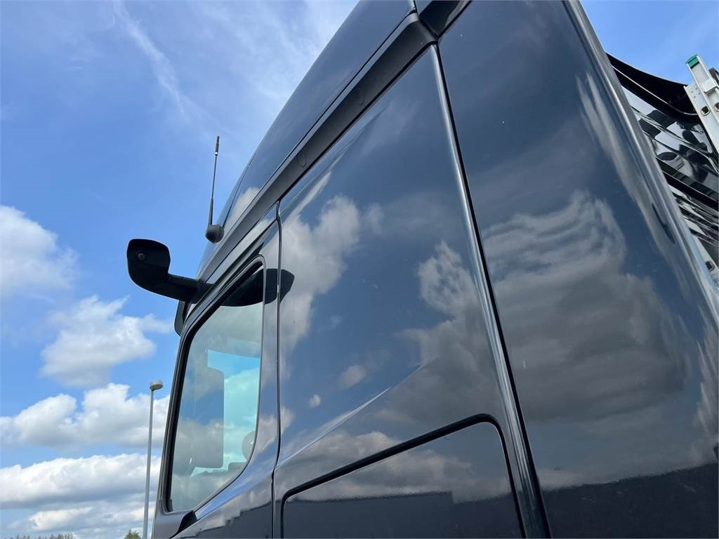 Mercedes-Benz Actros 2545 LS - Tegljač: slika Mercedes-Benz Actros 2545 LS - Tegljač Mercedes-Benz Actros 2545 LS - Tegljač: slika Mercedes-Benz Actros 2545 LS - Tegljač