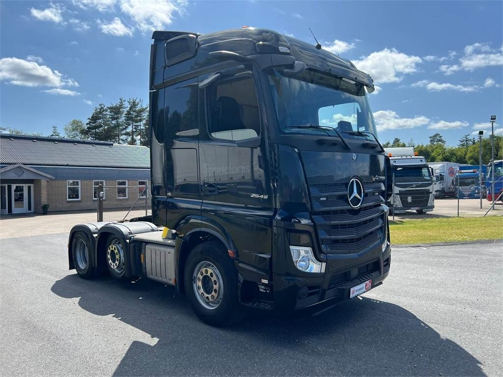 Mercedes-Benz Actros 2545 LS - Tegljač: slika Mercedes-Benz Actros 2545 LS - Tegljač Mercedes-Benz Actros 2545 LS - Tegljač: slika Mercedes-Benz Actros 2545 LS - Tegljač