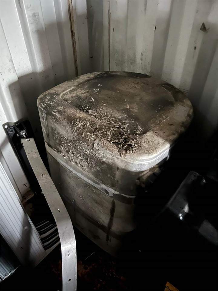 Volvo Dieseltank 365 L med 3 bæringer - Spremnik goriva za Kamion: slika Volvo Dieseltank 365 L med 3 bæringer - Spremnik goriva za Kamion Volvo Dieseltank 365 L med 3 bæringer - Spremnik goriva za Kamion: slika Volvo Dieseltank 365 L med 3 bæringer - Spremnik goriva za Kamion