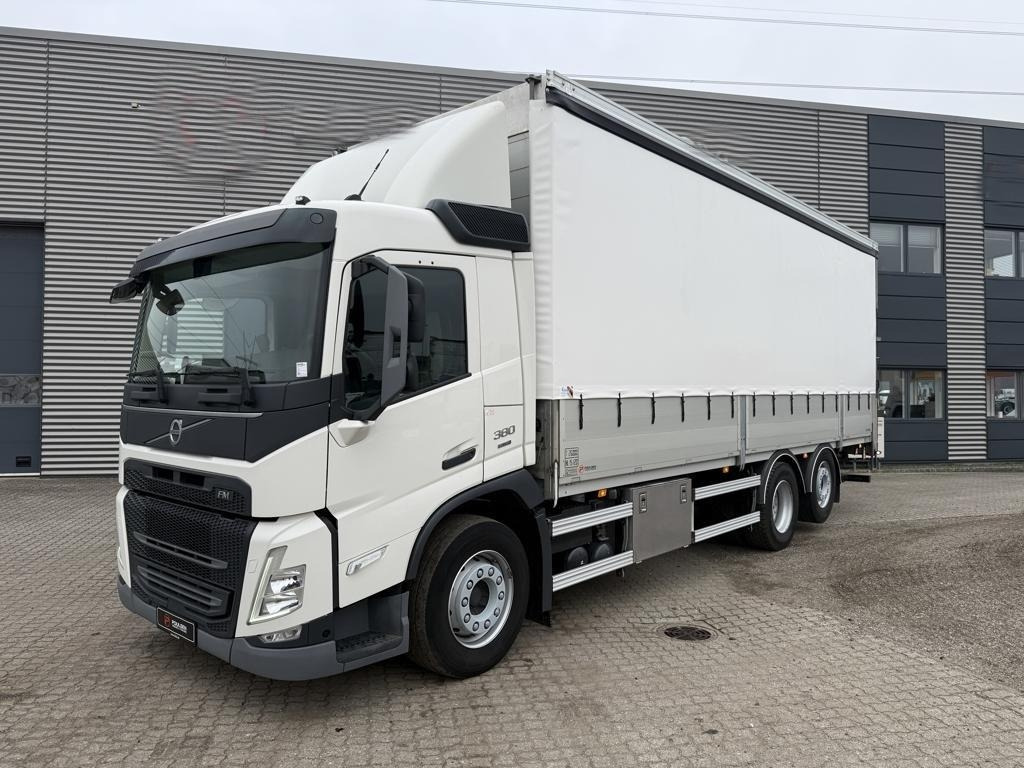 Volvo FM380 - Kamion s ceradom: slika Volvo FM380 - Kamion s ceradom Volvo FM380 - Kamion s ceradom: slika Volvo FM380 - Kamion s ceradom