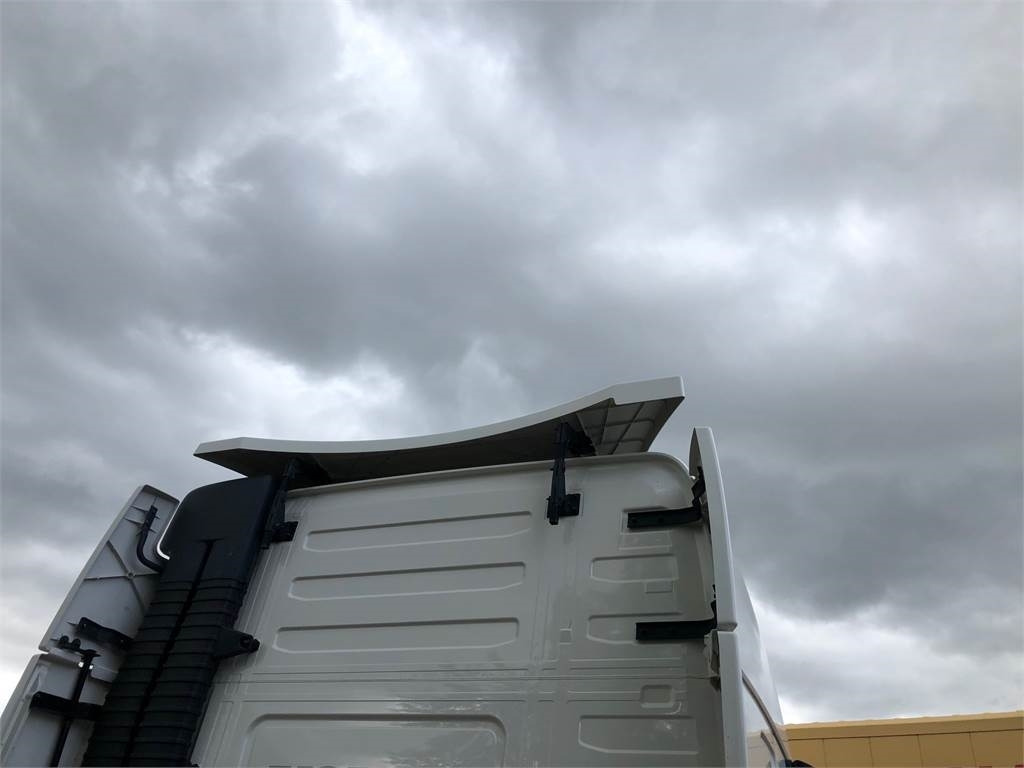 Volvo Tagspoiler Volvo FH Globetrotter 2018 - Aerodinamika/ Spojler: slika Volvo Tagspoiler Volvo FH Globetrotter 2018 - Aerodinamika/ Spojler Volvo Tagspoiler Volvo FH Globetrotter 2018 - Aerodinamika/ Spojler: slika Volvo Tagspoiler Volvo FH Globetrotter 2018 - Aerodinamika/ Spojler