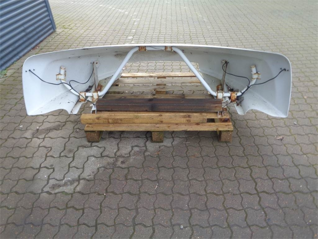Volvo Tagspoiler til Volvo FL - Aerodinamika/ Spojler za Kamion: slika Volvo Tagspoiler til Volvo FL - Aerodinamika/ Spojler za Kamion Volvo Tagspoiler til Volvo FL - Aerodinamika/ Spojler za Kamion: slika Volvo Tagspoiler til Volvo FL - Aerodinamika/ Spojler za Kamion