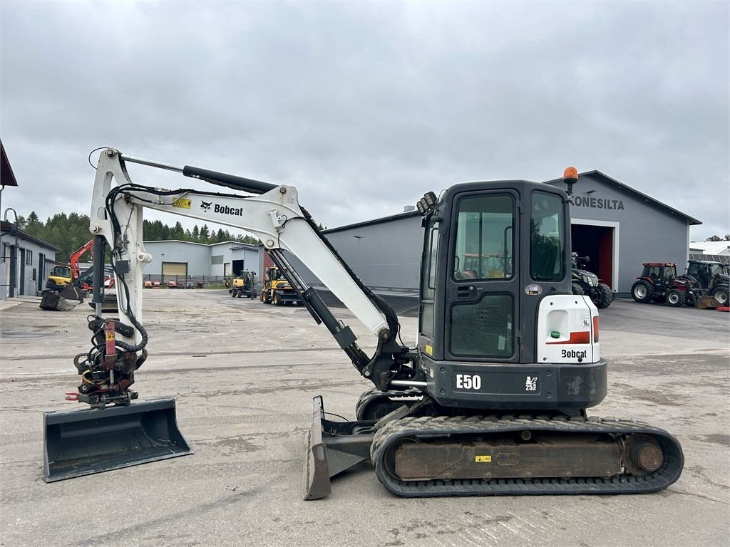 Bobcat E50 RASVARI YMS. - Mini bager: slika Bobcat E50 RASVARI YMS. - Mini bager Bobcat E50 RASVARI YMS. - Mini bager: slika Bobcat E50 RASVARI YMS. - Mini bager
