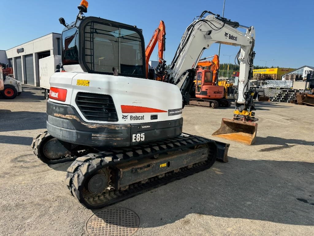 Bobcat E85 PYÖRITTÄJÄLLÄ - Mini bager: slika Bobcat E85 PYÖRITTÄJÄLLÄ - Mini bager Bobcat E85 PYÖRITTÄJÄLLÄ - Mini bager: slika Bobcat E85 PYÖRITTÄJÄLLÄ - Mini bager