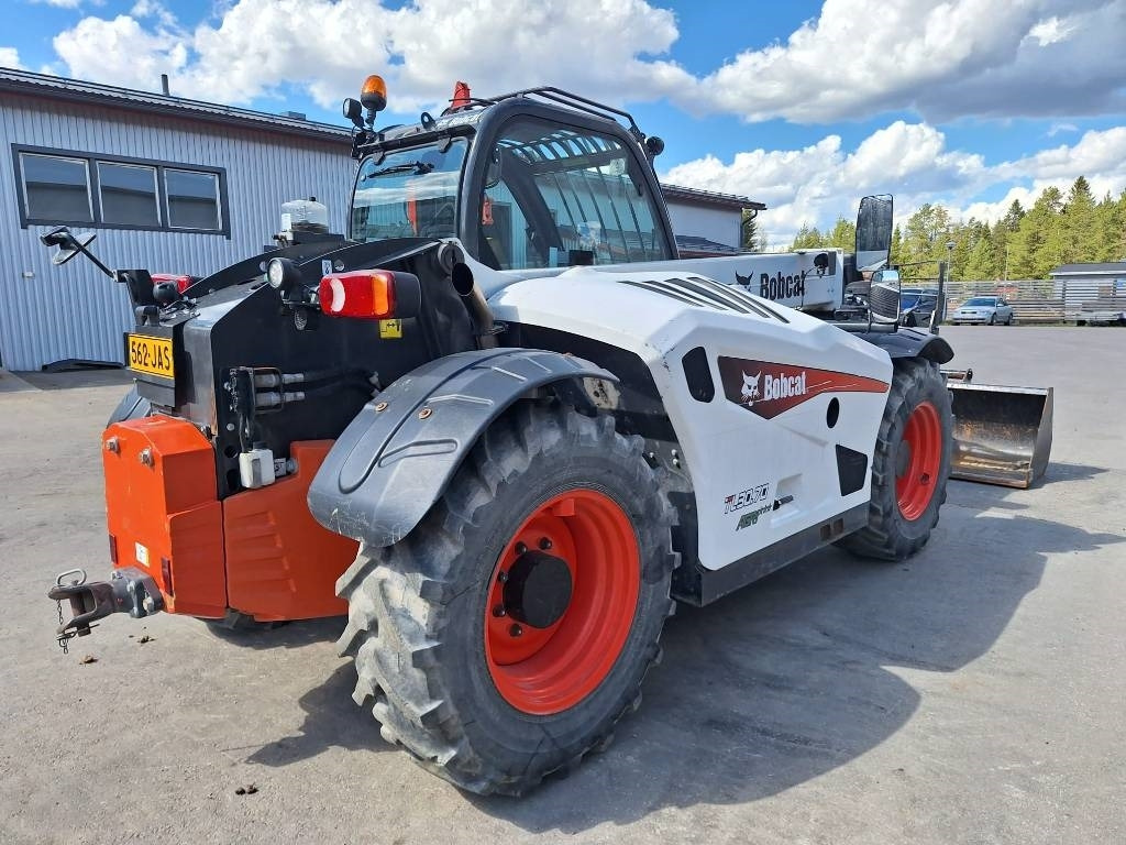 Bobcat TL30.70 KUROTTAJA - Teleskopski rukovatelj: slika Bobcat TL30.70 KUROTTAJA - Teleskopski rukovatelj Bobcat TL30.70 KUROTTAJA - Teleskopski rukovatelj: slika Bobcat TL30.70 KUROTTAJA - Teleskopski rukovatelj