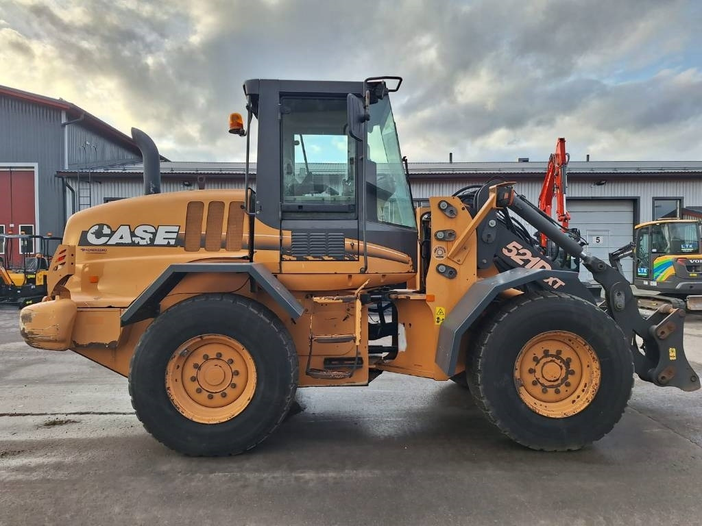 Case 521D XT - Utovarivač na kotačima: slika Case 521D XT - Utovarivač na kotačima Case 521D XT - Utovarivač na kotačima: slika Case 521D XT - Utovarivač na kotačima