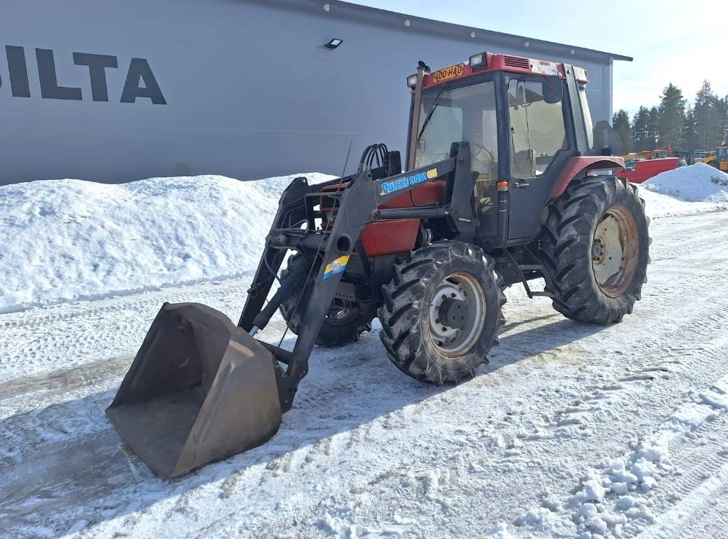 Traktor Case IH 685XL ETUKUORMAAJALLA: slika Traktor Case IH 685XL ETUKUORMAAJALLA