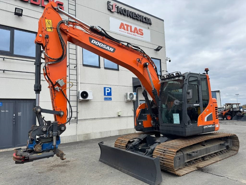 Doosan DX 140 LCR-5 Pyörittäjällä - Bager gusjeničar: slika Doosan DX 140 LCR-5 Pyörittäjällä - Bager gusjeničar Doosan DX 140 LCR-5 Pyörittäjällä - Bager gusjeničar: slika Doosan DX 140 LCR-5 Pyörittäjällä - Bager gusjeničar