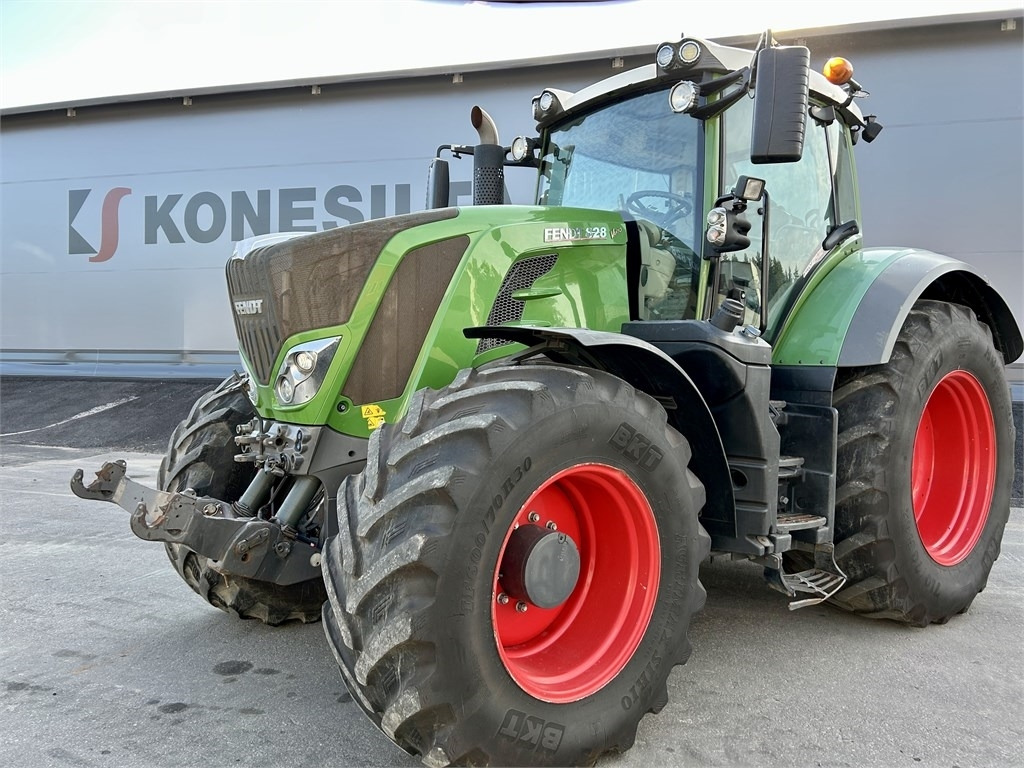 Fendt 828 S4 Profi Plus - Traktor: slika Fendt 828 S4 Profi Plus - Traktor Fendt 828 S4 Profi Plus - Traktor: slika Fendt 828 S4 Profi Plus - Traktor