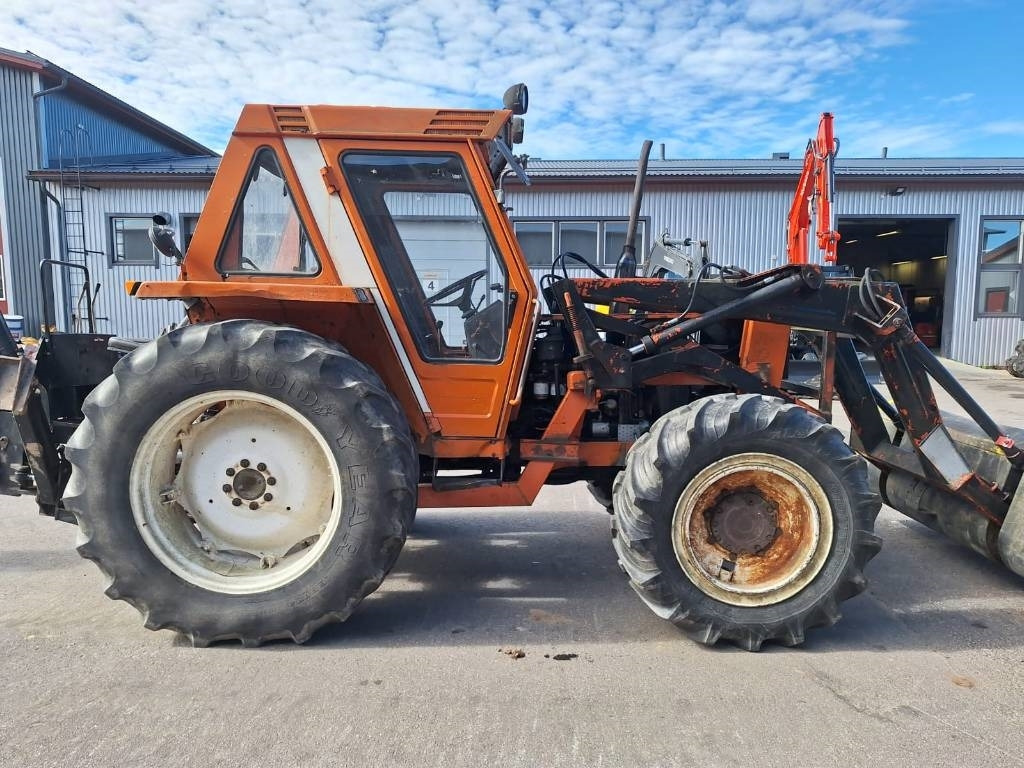 Fiat 780DT KAIVUULAITTEELLA - Traktor: slika Fiat 780DT KAIVUULAITTEELLA - Traktor Fiat 780DT KAIVUULAITTEELLA - Traktor: slika Fiat 780DT KAIVUULAITTEELLA - Traktor