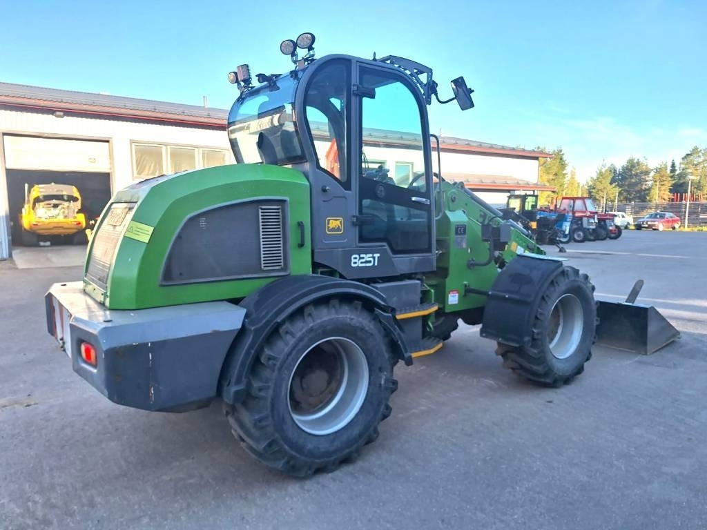 Greenmaster 825T TELEKUORMAAJA - Utovarivač na kotačima: slika Greenmaster 825T TELEKUORMAAJA - Utovarivač na kotačima Greenmaster 825T TELEKUORMAAJA - Utovarivač na kotačima: slika Greenmaster 825T TELEKUORMAAJA - Utovarivač na kotačima