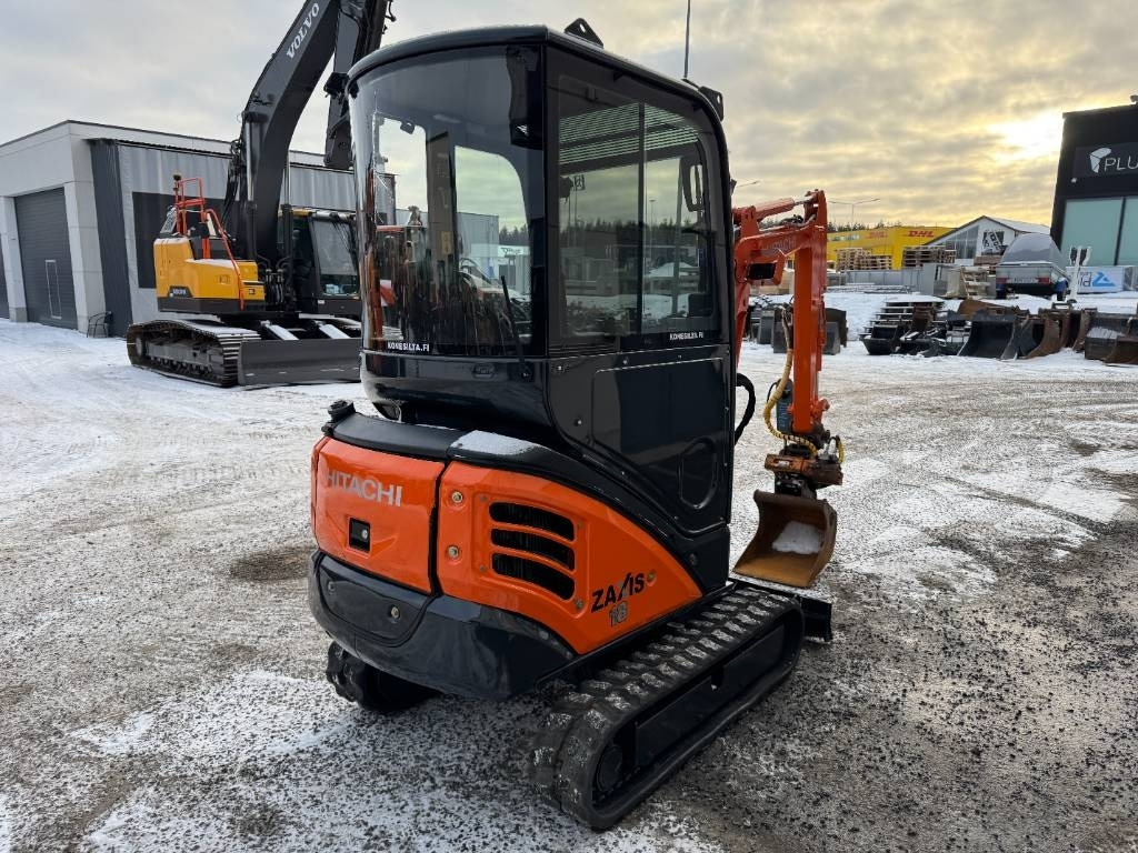Hitachi ZX 18-3 CLR Kallistaja ja pyöritys - Mini bager: slika Hitachi ZX 18-3 CLR Kallistaja ja pyöritys - Mini bager Hitachi ZX 18-3 CLR Kallistaja ja pyöritys - Mini bager: slika Hitachi ZX 18-3 CLR Kallistaja ja pyöritys - Mini bager