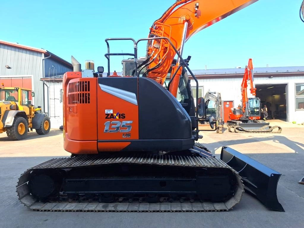 Hitachi ZX135USBL-7 PYÖRITTÄJÄ+PIHDIT - Bager gusjeničar: slika Hitachi ZX135USBL-7 PYÖRITTÄJÄ+PIHDIT - Bager gusjeničar Hitachi ZX135USBL-7 PYÖRITTÄJÄ+PIHDIT - Bager gusjeničar: slika Hitachi ZX135USBL-7 PYÖRITTÄJÄ+PIHDIT - Bager gusjeničar