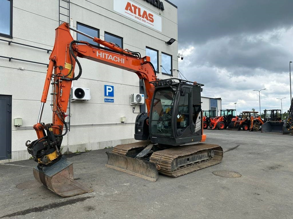 Hitachi ZX85US-5 800mm telat 6kpl työlaitteet mukaan - Mini bager: slika Hitachi ZX85US-5 800mm telat 6kpl työlaitteet mukaan - Mini bager Hitachi ZX85US-5 800mm telat 6kpl työlaitteet mukaan - Mini bager: slika Hitachi ZX85US-5 800mm telat 6kpl työlaitteet mukaan - Mini bager