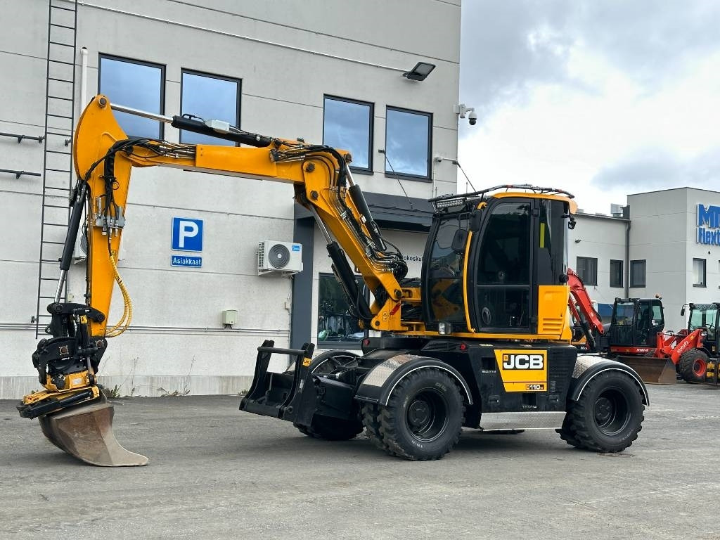 Bager na kotačima JCB 110 W Hydradig Black edition: slika Bager na kotačima JCB 110 W Hydradig Black edition