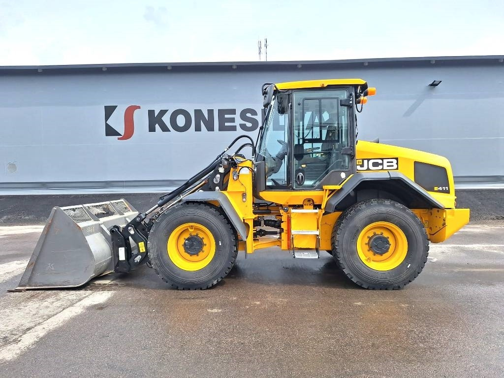 JCB 411HT T4F HYVÄT RENKAAT YM. - Utovarivač na kotačima: slika JCB 411HT T4F HYVÄT RENKAAT YM. - Utovarivač na kotačima JCB 411HT T4F HYVÄT RENKAAT YM. - Utovarivač na kotačima: slika JCB 411HT T4F HYVÄT RENKAAT YM. - Utovarivač na kotačima