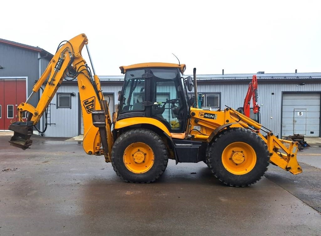 JCB 4CN YHDISTELMÄKONE KALLISTAJALLA - Rovokopač-utovarivač: slika JCB 4CN YHDISTELMÄKONE KALLISTAJALLA - Rovokopač-utovarivač JCB 4CN YHDISTELMÄKONE KALLISTAJALLA - Rovokopač-utovarivač: slika JCB 4CN YHDISTELMÄKONE KALLISTAJALLA - Rovokopač-utovarivač