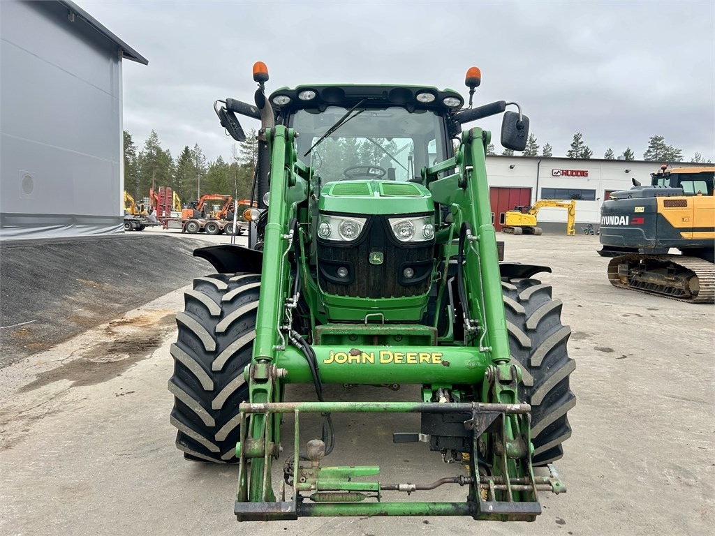 John Deere 6125 R AUTOPOWER ETUKUORMAAJALLA - Traktor: slika John Deere 6125 R AUTOPOWER ETUKUORMAAJALLA - Traktor John Deere 6125 R AUTOPOWER ETUKUORMAAJALLA - Traktor: slika John Deere 6125 R AUTOPOWER ETUKUORMAAJALLA - Traktor