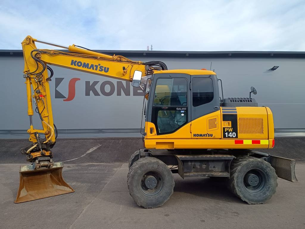 Komatsu MYYTY! SOLD! PW140-7 PYÖRITTÄJÄLLÄ - Bager na kotačima: slika Komatsu MYYTY! SOLD! PW140-7 PYÖRITTÄJÄLLÄ - Bager na kotačima Komatsu MYYTY! SOLD! PW140-7 PYÖRITTÄJÄLLÄ - Bager na kotačima: slika Komatsu MYYTY! SOLD! PW140-7 PYÖRITTÄJÄLLÄ - Bager na kotačima