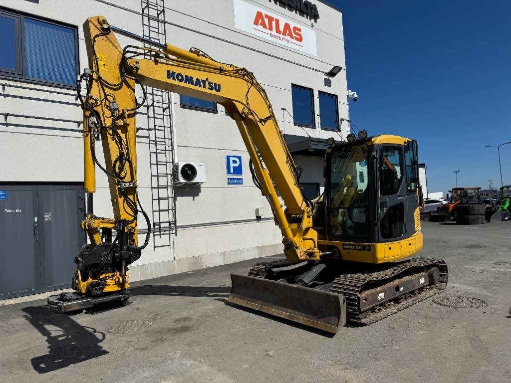 Komatsu PC88MR-8 PYÖRITTÄJÄLLÄ - Mini bager: slika Komatsu PC88MR-8 PYÖRITTÄJÄLLÄ - Mini bager Komatsu PC88MR-8 PYÖRITTÄJÄLLÄ - Mini bager: slika Komatsu PC88MR-8 PYÖRITTÄJÄLLÄ - Mini bager