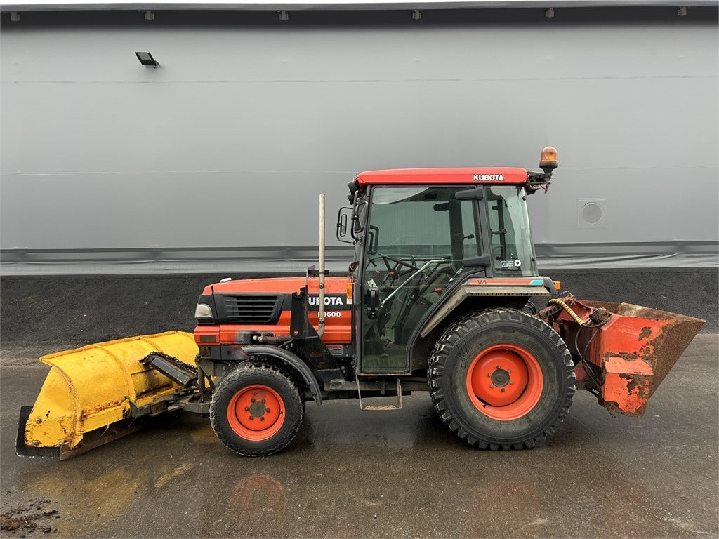 Kubota L 3600 AURA JA HIEKOTIN - Općinski traktor: slika Kubota L 3600 AURA JA HIEKOTIN - Općinski traktor Kubota L 3600 AURA JA HIEKOTIN - Općinski traktor: slika Kubota L 3600 AURA JA HIEKOTIN - Općinski traktor