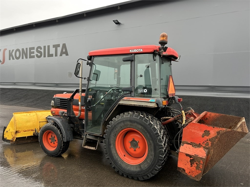 Kubota L 3600 AURA JA HIEKOTIN - Općinski traktor: slika Kubota L 3600 AURA JA HIEKOTIN - Općinski traktor Kubota L 3600 AURA JA HIEKOTIN - Općinski traktor: slika Kubota L 3600 AURA JA HIEKOTIN - Općinski traktor
